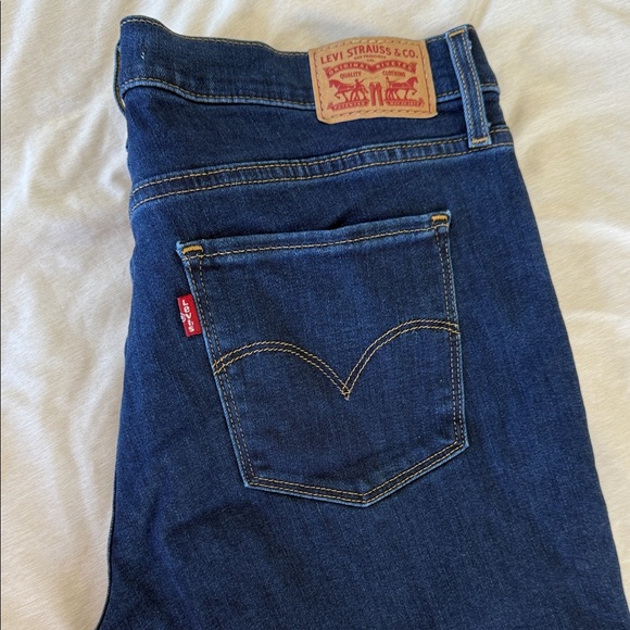 Levi's Women's 311 Shaping Skinny Jeans in Deep Blue - Picture 4 of 5